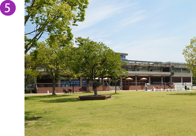 佐賀県立図書館